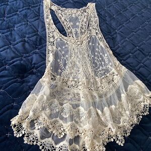 New! Selling a set of 2 cute lace tops / over vests